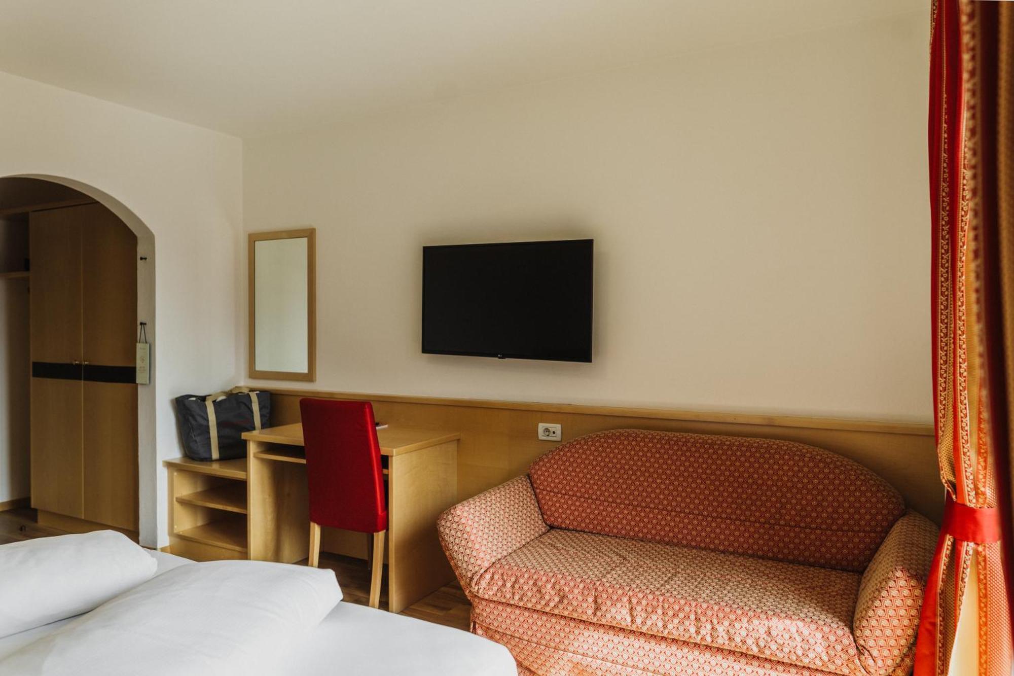 Thalguter - Rooms & Breakfast Lagundo Phòng bức ảnh